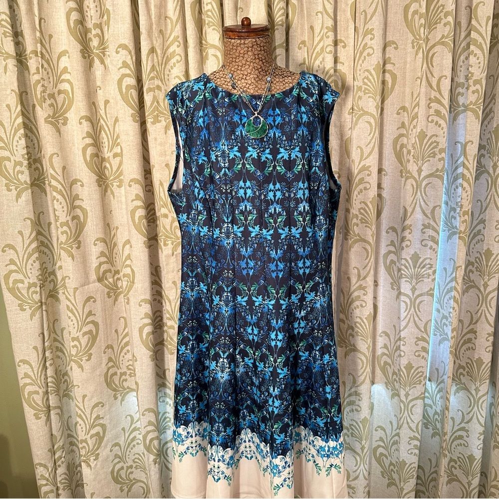 Gabby Skye Dress Size 16